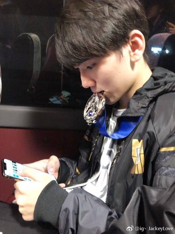 关于JackeyLove赛事官方发布高光表现新规,切尔西争议不断!的信息 关于JackeyLove赛事官方发布高光表现新规,切尔西争议不断!的信息