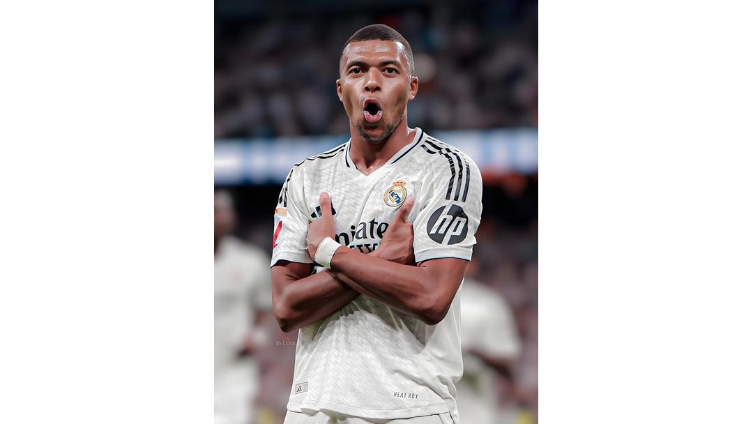  姆巴佩射门被挡 